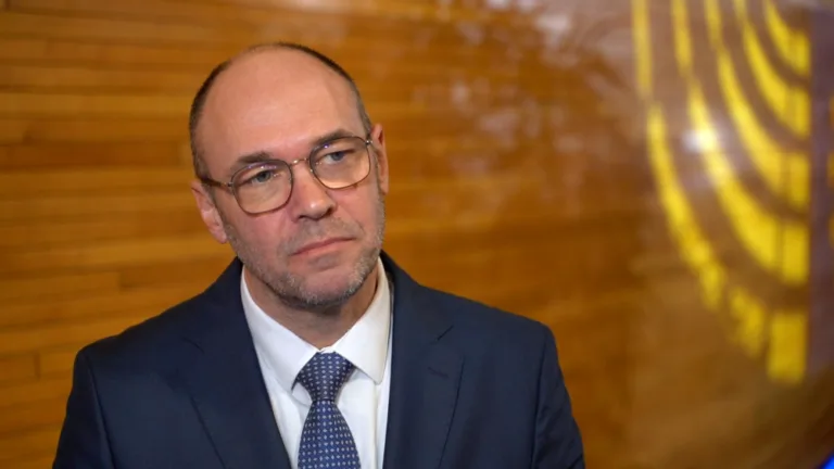 Społeczeństwo kontra rząd – Serbowie domagają się zmian