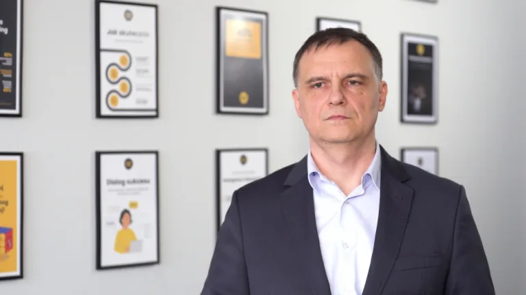 Automatyzacja procesów w firmach: Klucz do efektywności i konkurencyjności