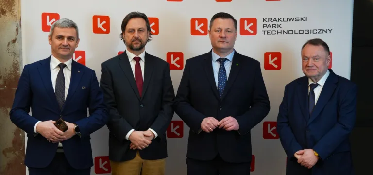 Wizytacja Krzysztofa Paszyka w Krakowskim Parku Technologicznym: Kluczowe Inwestycje i Nowe Technologie