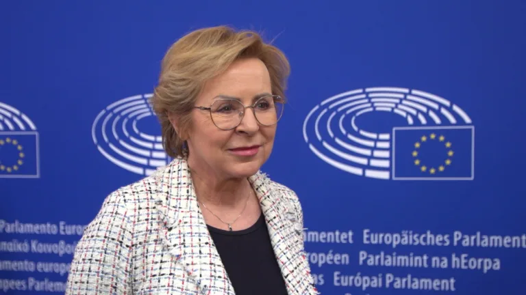 Uznawanie rodzicielstwa w UE: Kontrowersje i wyzwania związane z projektami Komisji Europejskiej