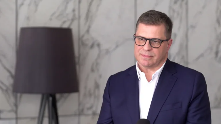 Elastyczny model pracy w firmach: klucz do sukcesu w erze zmian rynku pracy