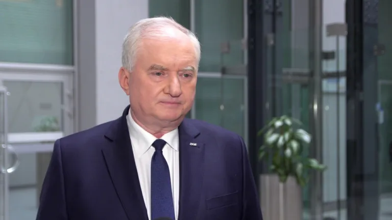 Rekordowe Zyski Grupy PGE: Transformacja Energetyczna, Inwestycje w OZE i Możliwość Budowy Elektrowni Jądrowej w Bełchatowie