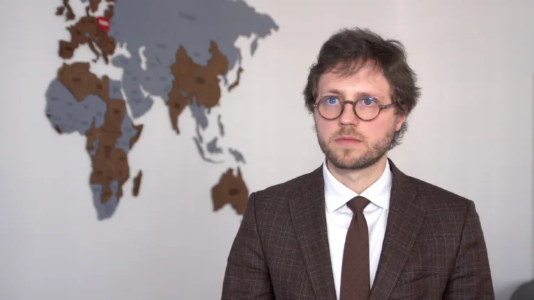 Jak polityka celna Trumpa wpływa na globalną gospodarkę i polskie firmy?
