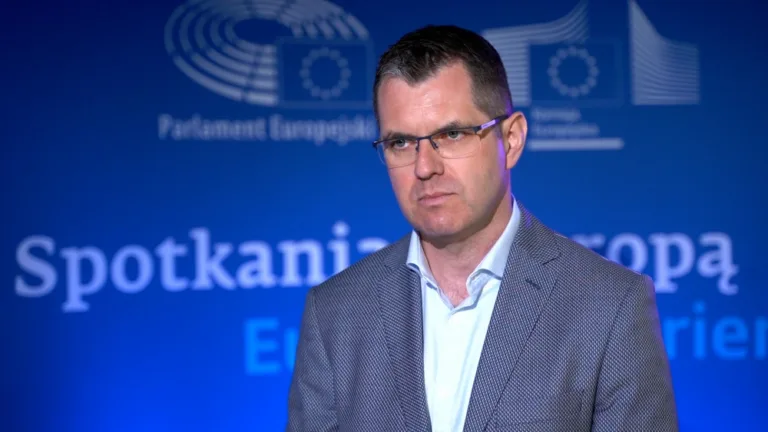 Członkostwo Polski w UE: Rekordowe Poparcie i Kluczowe Korzyści