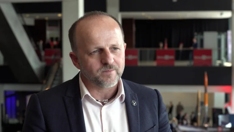 Nowoczesne Wyposażenie Żołnierzy: Operacja Szpej i Przemiany w Polskim Wojsku