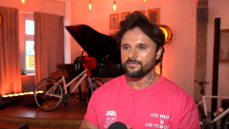 Qczaj apeluje o wsparcie dla osób w kryzysie psychicznym: Jak radzić sobie z trudnościami?