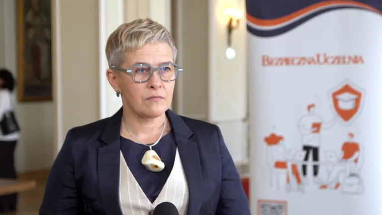 Bezpieczna uczelnia: jak polskie szkoły wyższe walczą z mobbingiem i dyskryminacją
