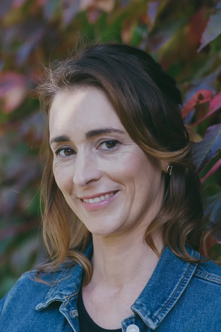 Emily Barr: Autorka Młodzieżowych Powieści i Jej Związek z Polską