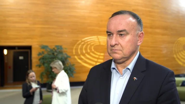 Propozycja ceł UE na import z USA w odpowiedzi na amerykańskie taryfy: Analiza relacji handlowych