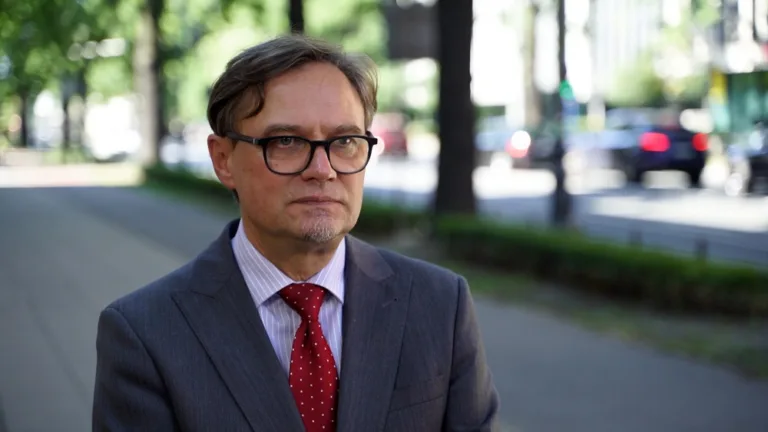Polska Strategia Powrotów dla Polonii: Jak Rząd Wspiera Obywateli Mieszkających za Granicą