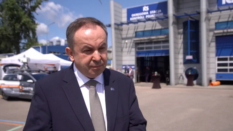 Bezpieczeństwo ruchu drogowego: Jak autonomiczne pojazdy mogą zredukować wypadki o 30%