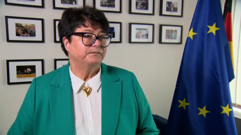 Nowe Przepisy UE o Wolności Mediów: Kluczowe Zmiany i Wyzwania dla Dziennikarzy