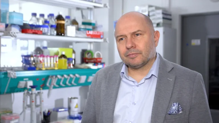 Potencjał terapeutyczny technologii mRNA: Od szczepionek COVID-19 do walki z nowotworami