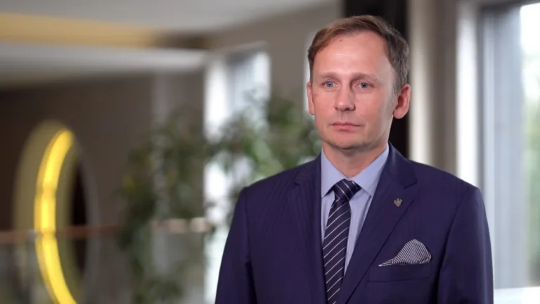 Polska elektrownia jądrowa: Kluczowe etapy budowy i rola krajowego przemysłu