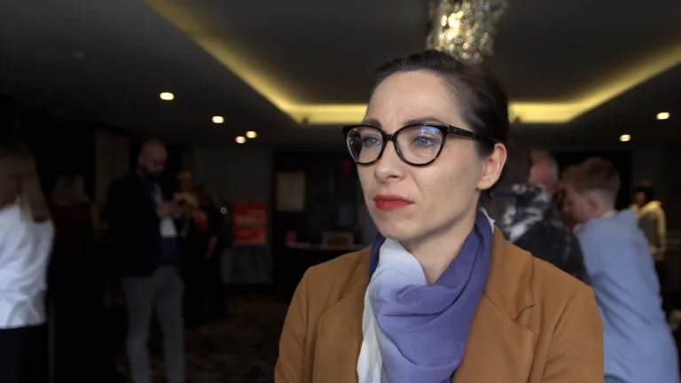 Wiek korzystania z mediów społecznościowych: Dlaczego dzieci powinny mieć przynajmniej 15 lat