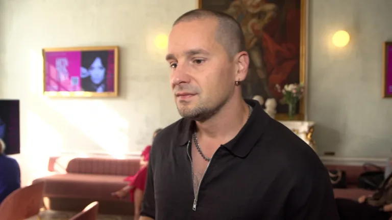 Krzysztof Zalewski rozpoczyna trasę koncertową „Zgłowy” – nowe utwory i emocje na żywo!